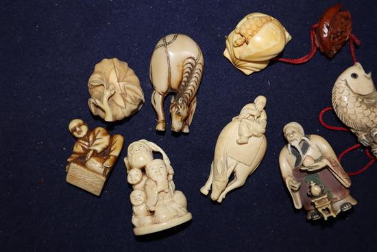 An ivory / resin netsuke